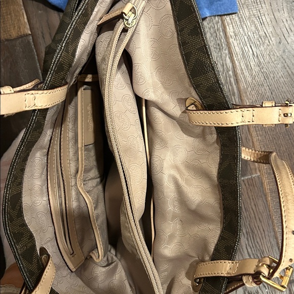 Michael Kors Tote Bag - Picture 9 of 9